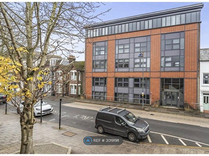 2 Bedroom Flat To Rent In Westside Apartments, Canterbury, CT2