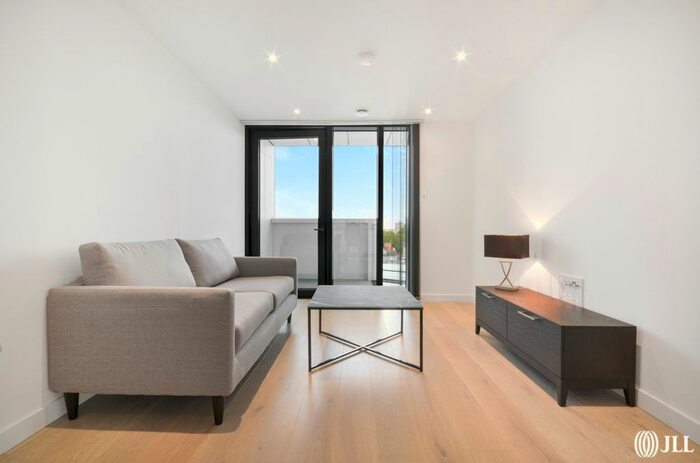 1 Bedroom Flat To Rent In City North Place, London, N4