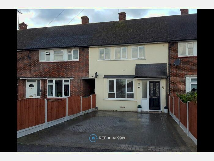 3 Bedroom Terraced House To Rent In South Road, South Ockendon, RM15