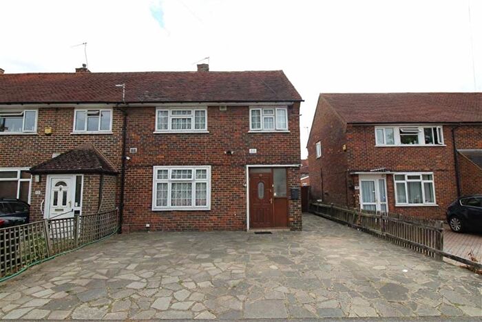 3 Bedroom Semi-Detached House To Rent In Ryvers Road, Langley, Slough, SL3
