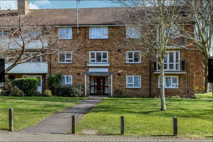 3 Bedroom Flat To Rent In South Street, Southsea, Portsmouth, PO5