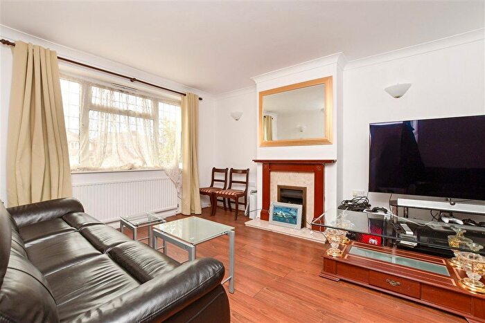 3 Bedroom Semi Detached House For Sale In Stuart Evans Close, Welling, Kent, DA16