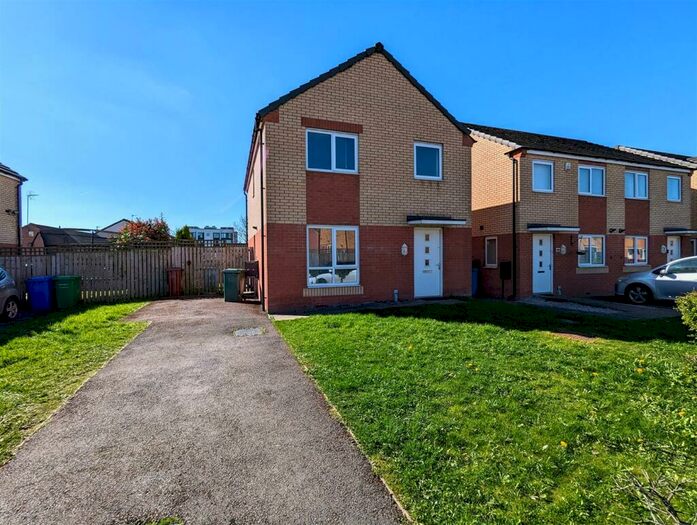 4 Bedroom Detached House To Rent In Metcombe Way, Manchester, M11