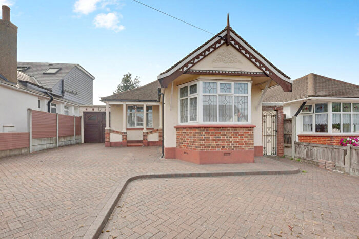2 Bedroom Detached Bungalow For Sale In Ormonde Gardens, Leigh-on-sea, SS9