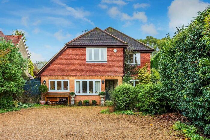 5 Bedroom Detached House For Sale In Farthingham Lane, Ewhurst, Cranleigh, GU6