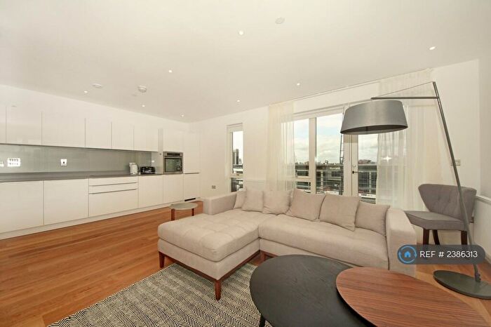 2 Bedroom Flat To Rent In Waterford Court, London, E14