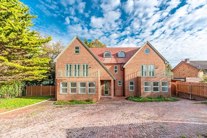 3 Bedroom Flat For Sale In West End Lane, Pinner, HA5