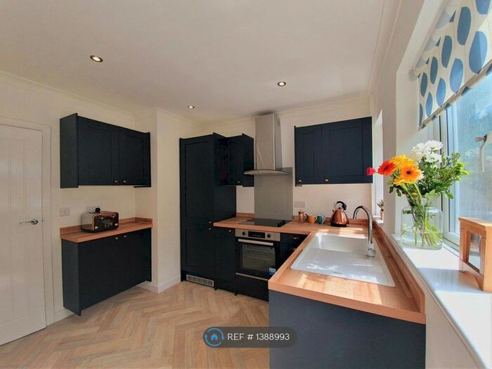 3 Bedroom Terraced House To Rent In Leybourne Drive, Nottingham, NG5