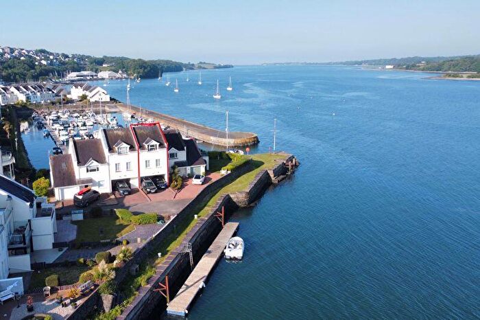 3 Bedroom Terraced House For Sale In Y Felinheli, Gwynedd, LL56