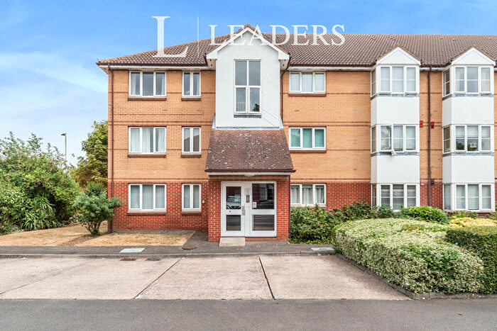 1 Bedroom Apartment To Rent In Chestnut Court, Hitchin, SG5