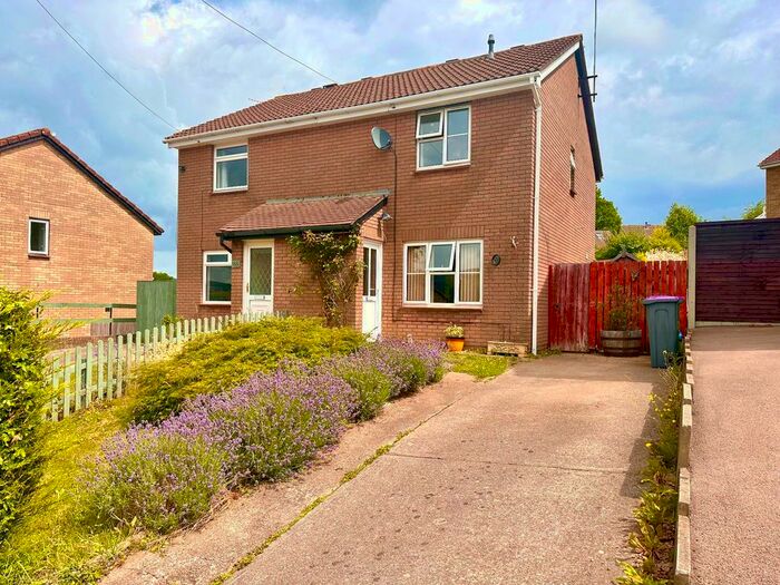 3 Bedroom Semi-Detached House For Sale In Chester Close, New Inn, Pontypool, NP4