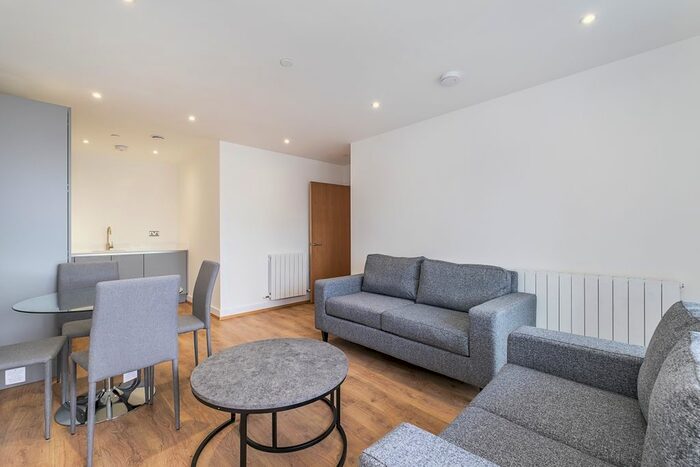 2 Bedroom Flat To Rent In Mast Quay, London, SE18