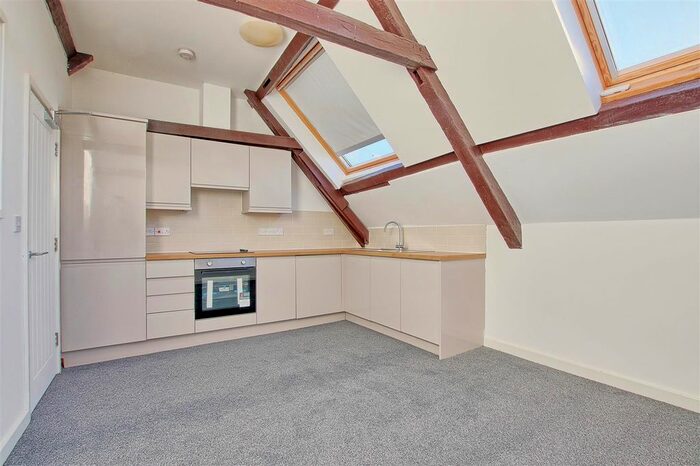 2 Bedroom Flat To Rent In Orchard Lane, Huntingdon, PE29