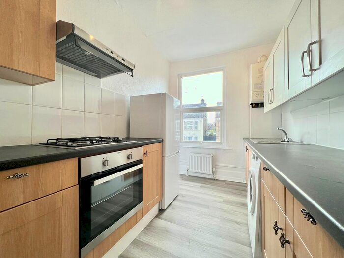 1 Bedroom Flat To Rent In Lodge Road, Croydon, CR0