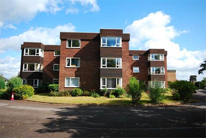 1 Bedroom Apartment To Rent In Mount Felix, Walton-on-Thames, Surrey, KT12
