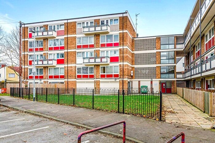 4 Bedroom Flat To Rent In Cottage Grove, Southsea, Hampshire, PO5