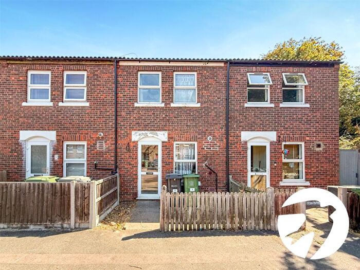 2 Bedroom Terraced House For Sale In Wicks Close, London, SE9