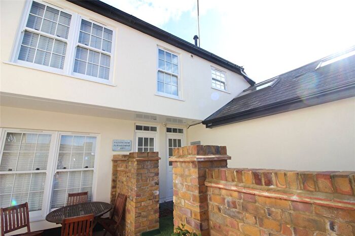 2 Bedroom Maisonette To Rent In Vale Road, Bushey, Hertfordshire, WD23