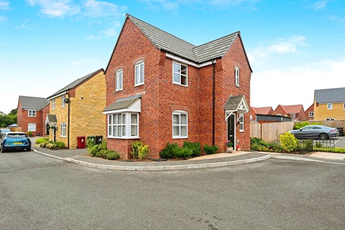 3 Bedroom Detached House For Sale In Buckthorn Close, Bolsover, Chesterfield, S44