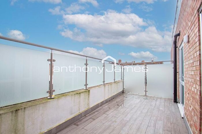 2 Bedroom Flat To Rent In Bellegrove Road, Welling, DA16