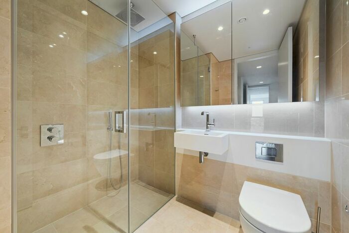 3 Bedroom Flat To Rent In Casson Square, London, London, SE1