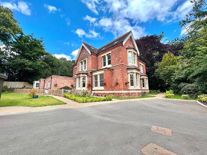 2 Bedroom Flat To Rent In North Avenue, Elm Bank, CV2