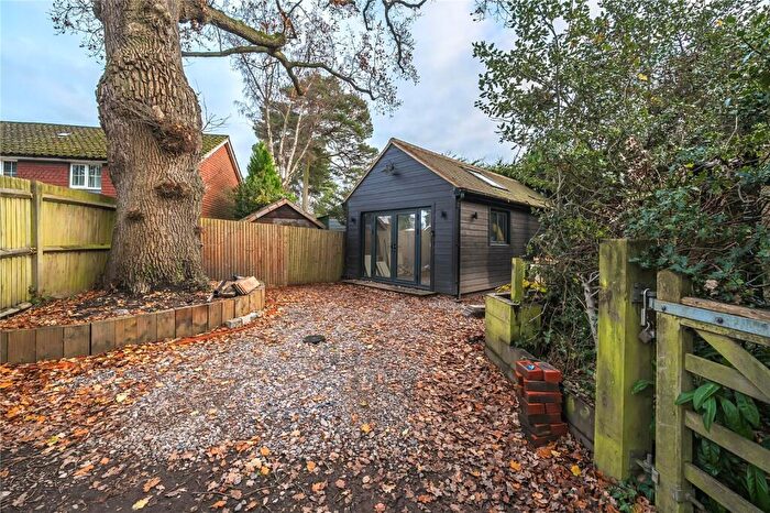 Studio To Rent In Hook Heath Road, Woking, GU22