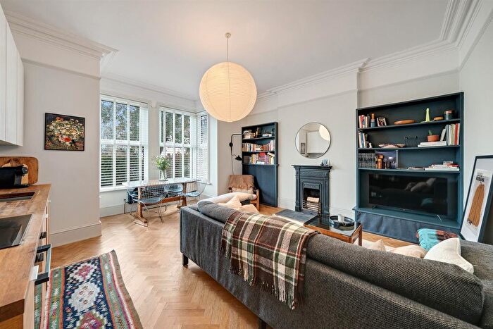 1 Bedroom Flat For Sale In Lake Avenue, Bromley, BR1