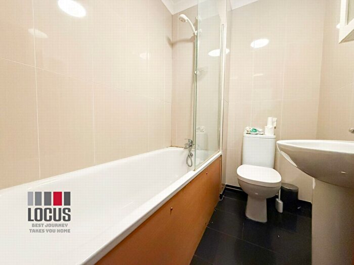 2 Bedroom Flat To Rent In Green Lanes, Newington Green, N16