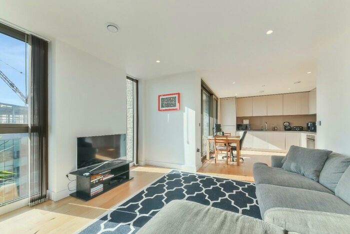 3 Bedroom Flat To Rent In Ranelagh Gardens, London, SW6