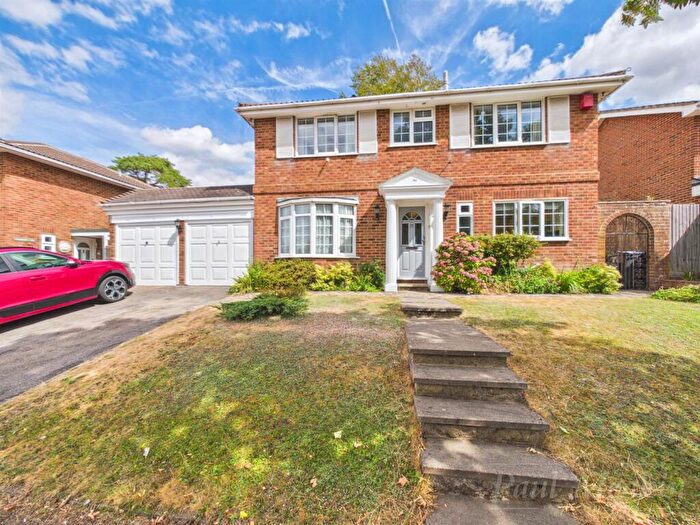 5 Bedroom Detached House For Sale In Ridge Langley, South Croydon, CR2