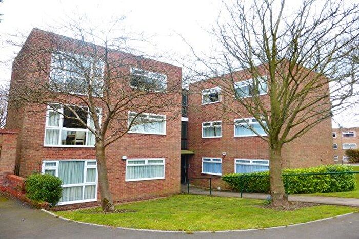 2 Bedroom Flat To Rent In Spreadbury Close, Birmingham, B17
