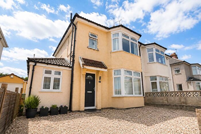 6 Bedroom Semi-detached House To Rent In Wades Road, Filton, BS34