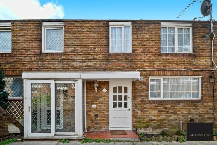 4 Bedroom Maisonette To Rent In Upgrove Manor Way, London, SW2