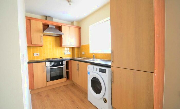 2 Bedroom Apartment To Rent In Plymouth Point, Longsight, Manchester, M13