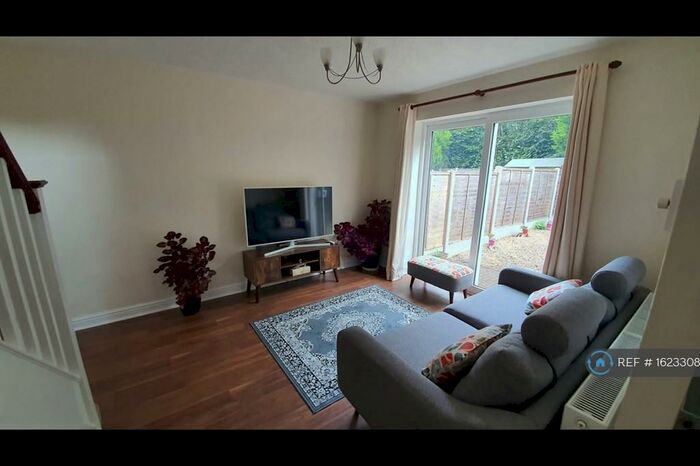 1 Bedroom Semi-Detached House To Rent In Merlin Close, Morley, Leeds, LS27