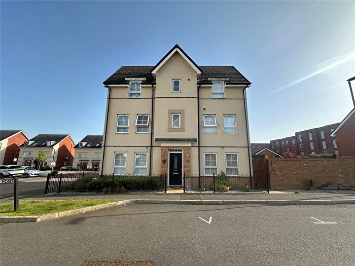 4 Bedroom Semi-detached House For Sale In James Road, Basingstoke, Hampshire, RG21