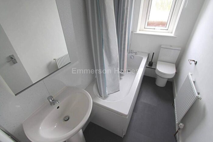 2 Bedroom Flat To Rent In Graham Street, Johnstone, PA5 - Photo 7