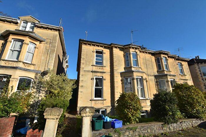 6 Bedroom Terraced House To Rent In Montrose Avenue, Bristol, BS6