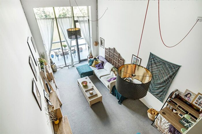 2 Bedroom Maisonette For Sale In Lake Shore Drive, Bristol, Somerset, BS13