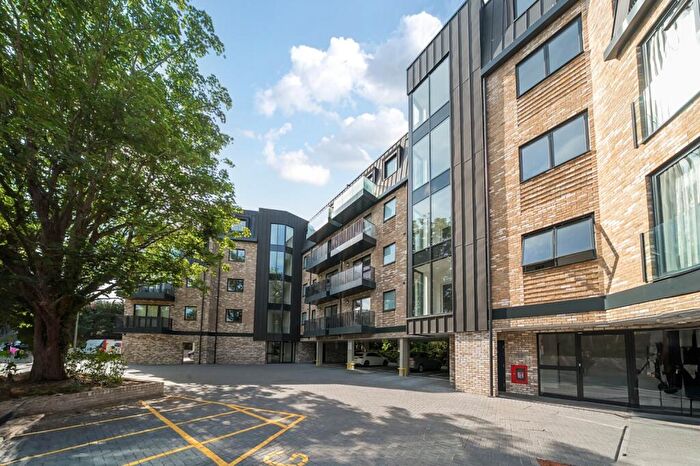 2 Bedroom Flat To Rent In Bourne Way Bromley, BR2