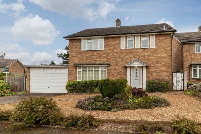 4 Bedroom Detached House To Rent In Chilmans Drive, Bookham, Leatherhead KT23