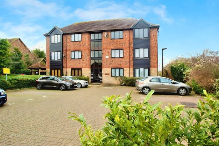 1 Bedroom Flat To Rent In Bell House, RM17