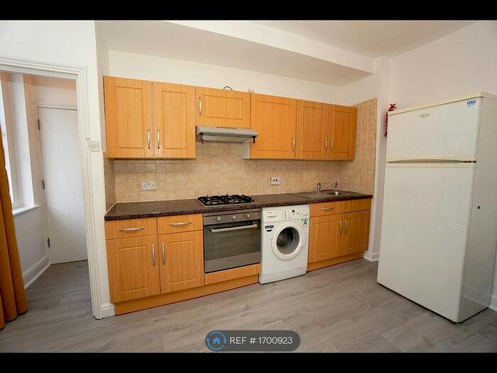 2 Bedroom Flat To Rent In Essex Road, London, N1
