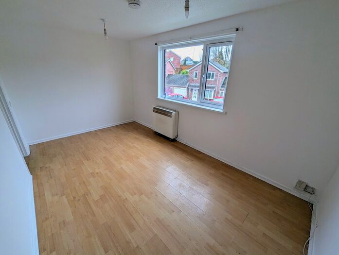 1 Bedroom Flat To Rent In St. Brides Gardens, Newport, NP20