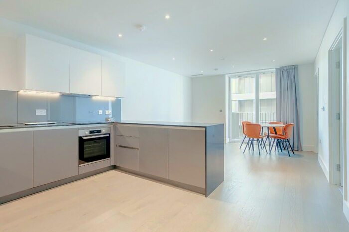 2 Bedroom Apartment To Rent In Gartons Way, London, SW11