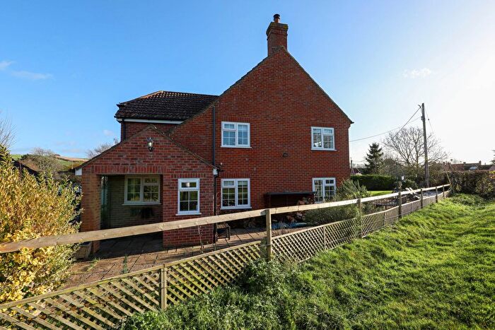 4 Bedroom End Terrace House For Sale In The Gardens, Shroton, DT11