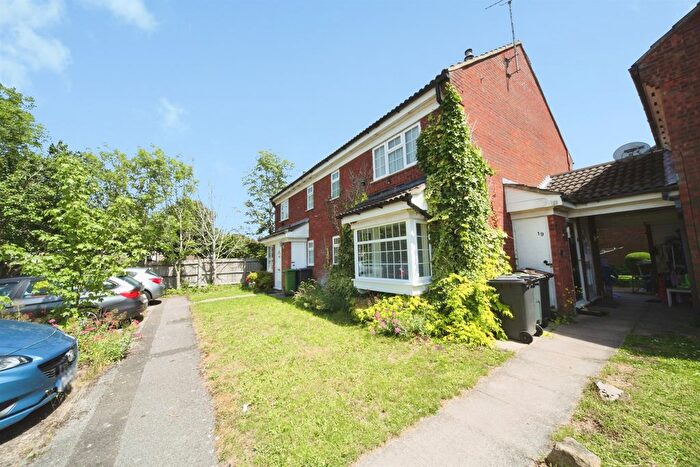 1 Bedroom Terraced House For Sale In Howard Close, Luton, LU3