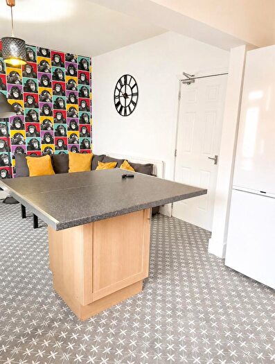 4 Bedroom House Of Multiple Occupation To Rent In Beeston Road, Nottingham, NG7