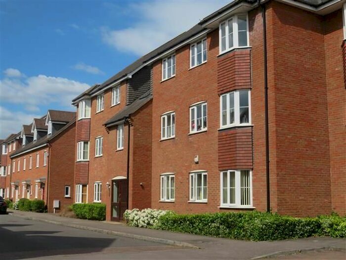 2 Bedroom Flat To Rent In Newport Pagnell, Milton Keynes, MK16